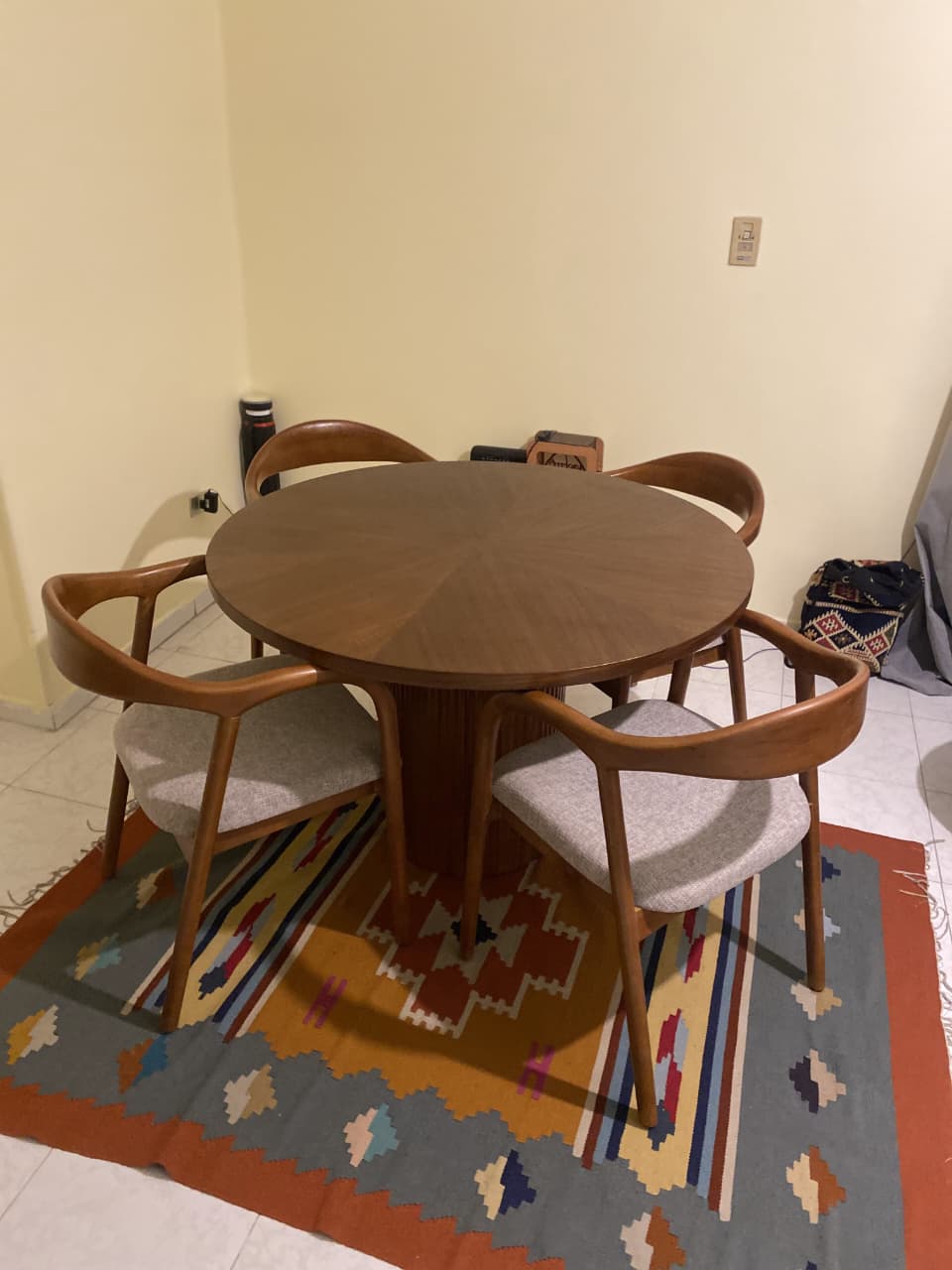 Round Dining Table Set – 4 Chairs (120 cm Diameter)