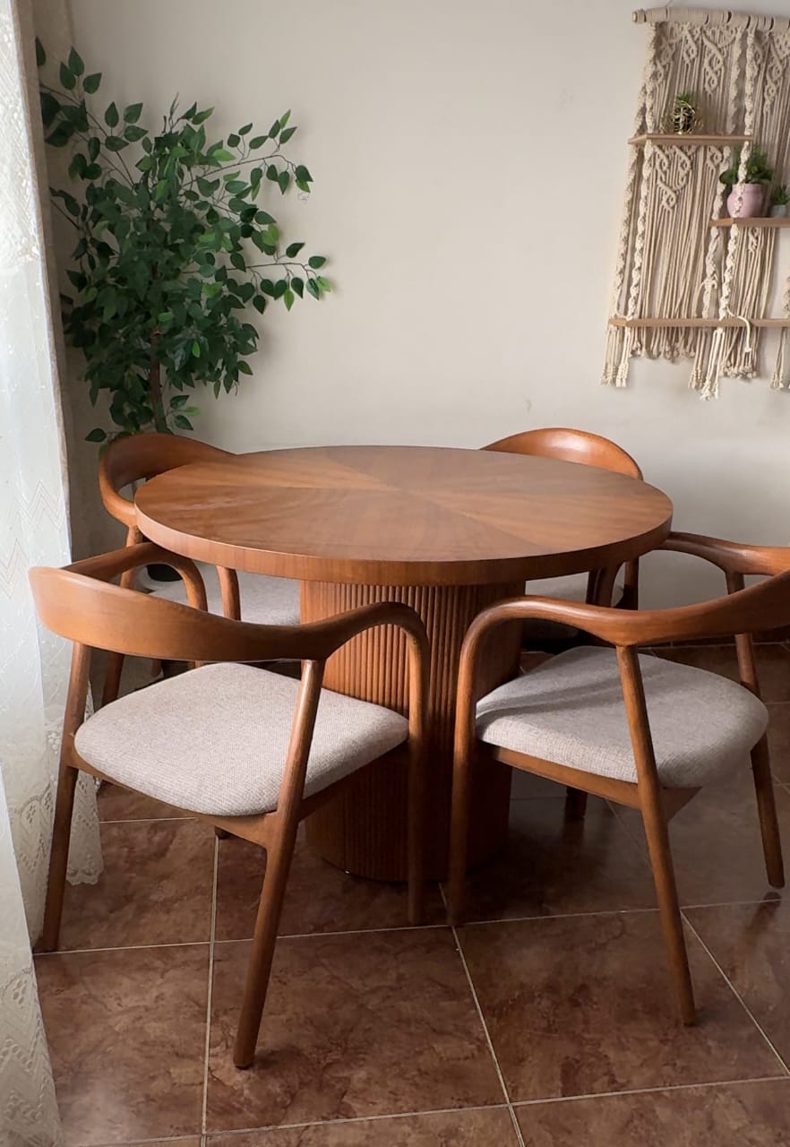 Round Dining Table Set – 4 Chairs (120 cm Diameter)