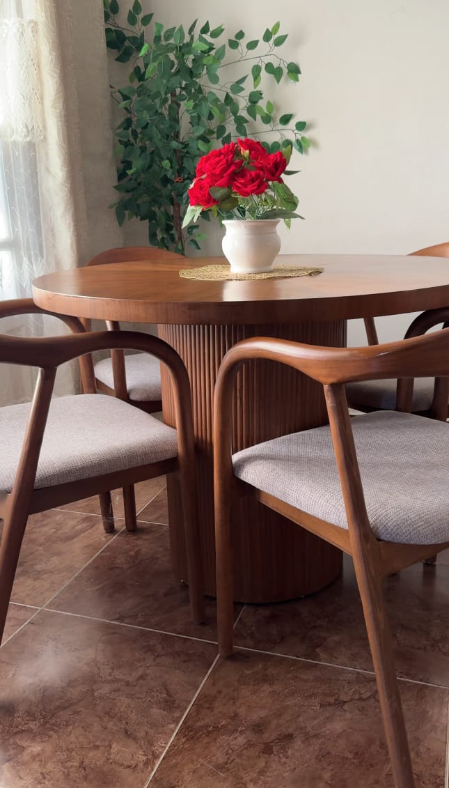 Round Dining Table Set – 4 Chairs (120 cm Diameter)